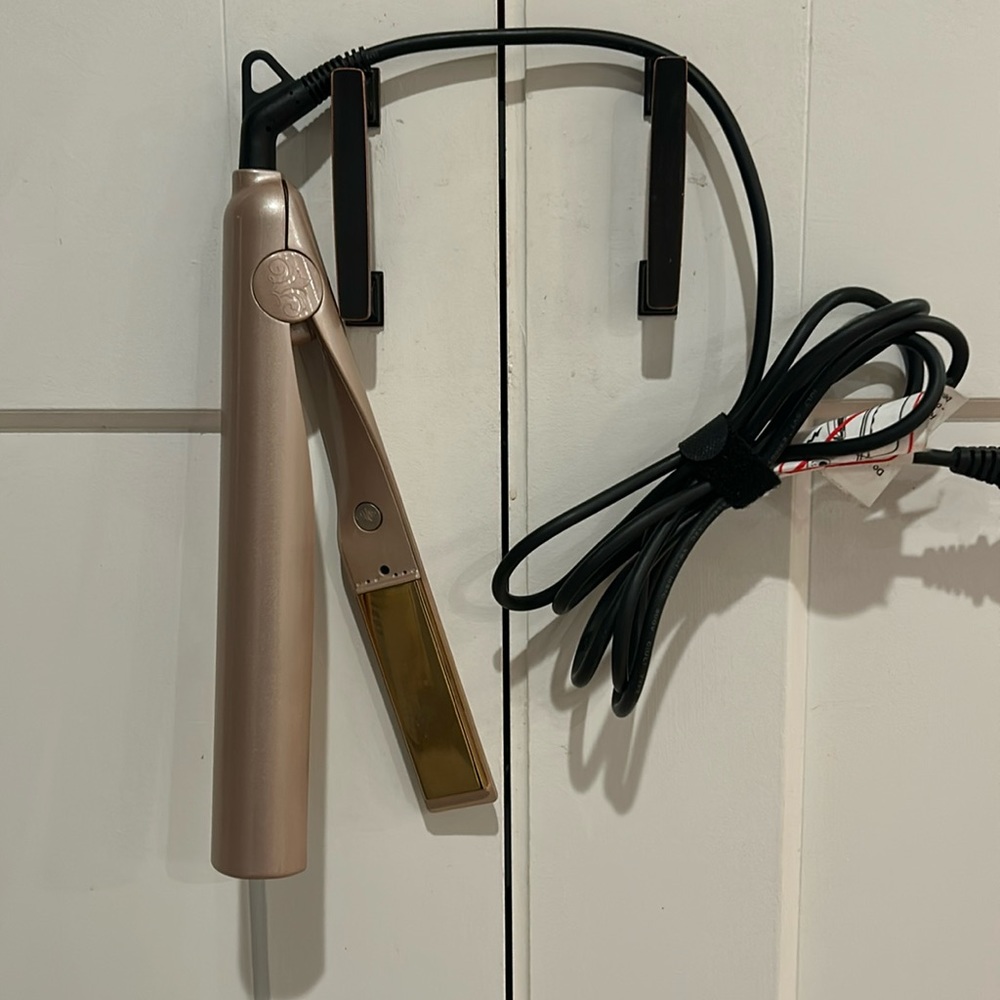 Tyme Iron Pro - styling iron.
